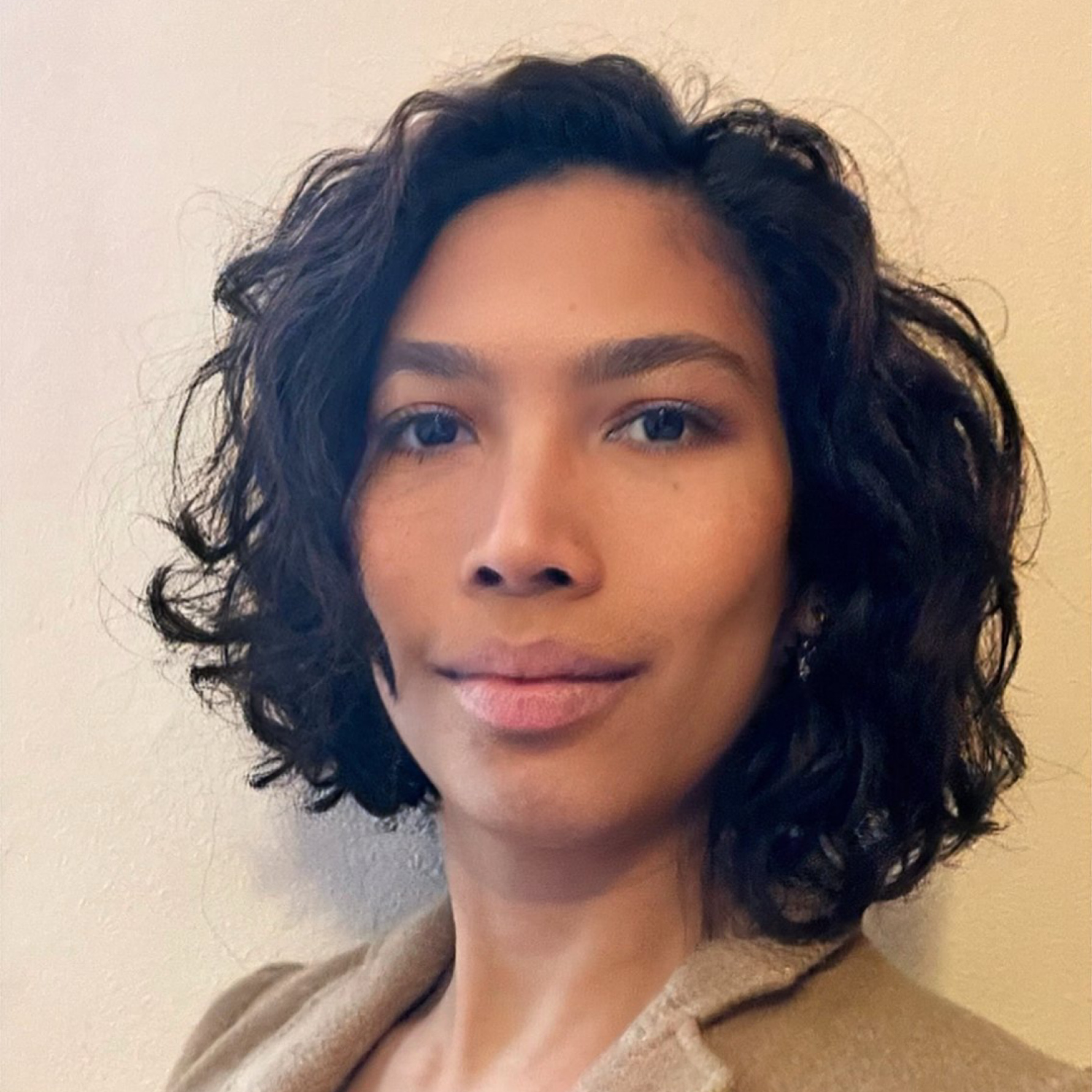 KP headshot-2023 - Kruakae Pothong